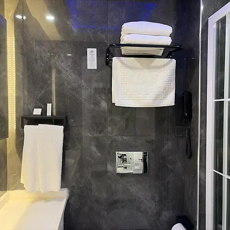 Park Milano Hotel 4*